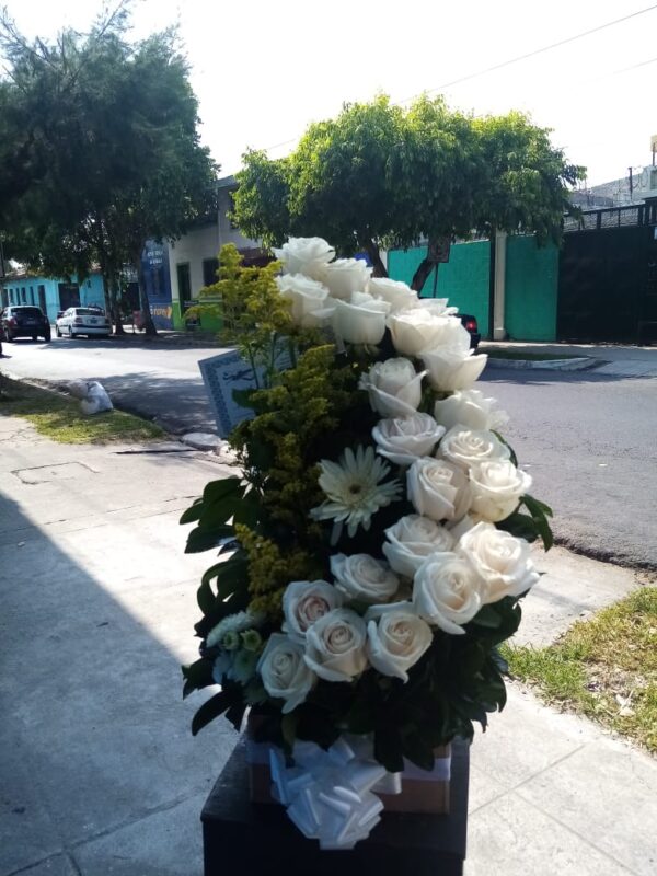 Floristeria-Santa-tecla-arreglo-funebre-atardecer