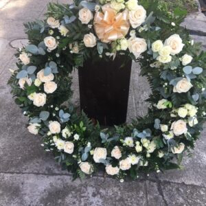 Floristeria-Santa-Tecla-corona-funebre