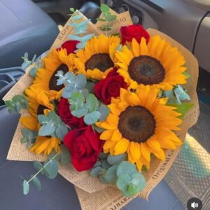 Ramo girasoles y rosas