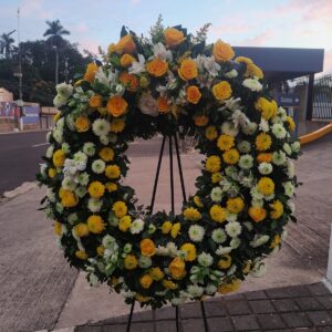 Corona Funebre con rosas amarillas